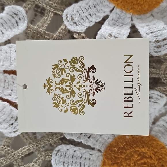 Rebellion Floral Crochet Blouse in Brown and White with Daisys. - Picture 2 of 5